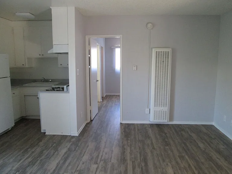 Lido Apartments - 1825 Butler Ave/1822 Colby Ave — Photo 19