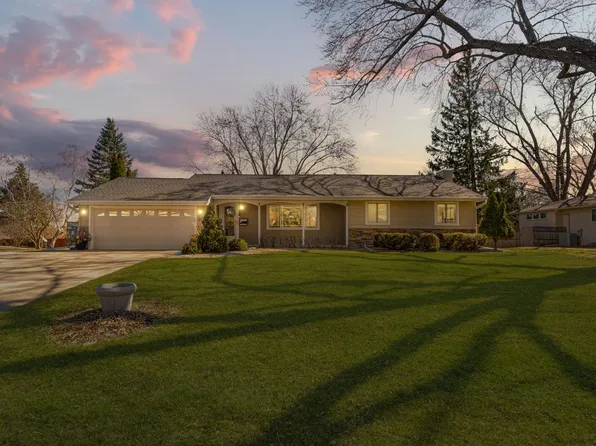 2020 Sumter Ave N, Golden Valley, MN 55427