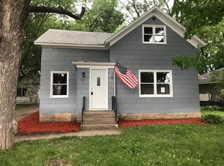 211 W Maple St, Roberts, WI 54023