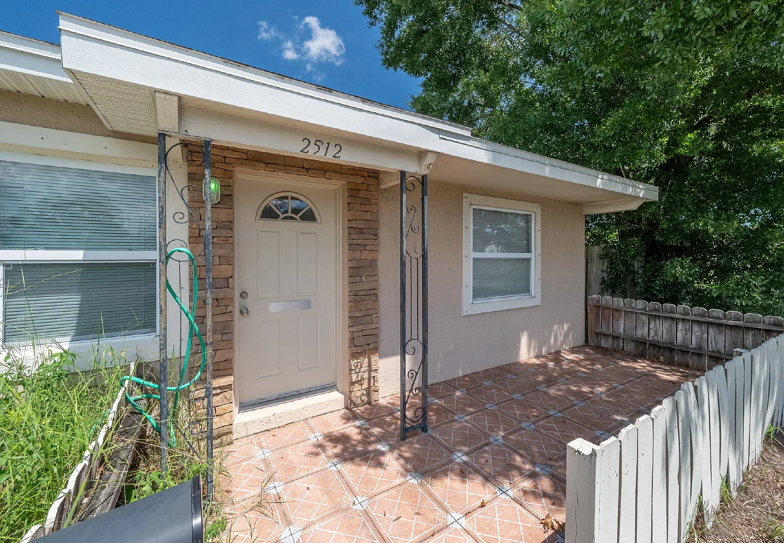 3 bed, 2.0 bath, 1128 sqft, $1,800 — Photo 4