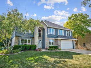 620 Woodcrest Ln, Lemont, IL 60439