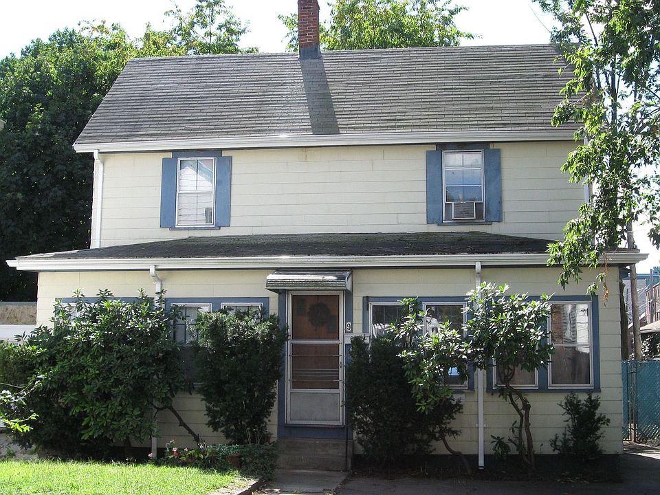Front door faces north
