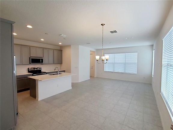 2nd image of 8006 Basilica Ln