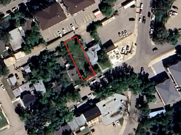 338 4th St SE, Medicine Hat, AB T1A 0K2