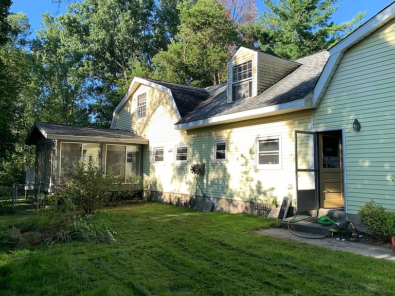 45819 Seven Mile Rd — Photo 35