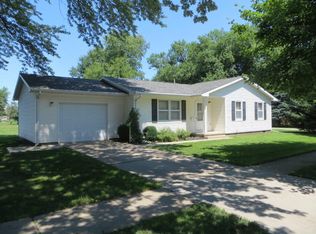 19 10th St, Woodbine, IA 51579
