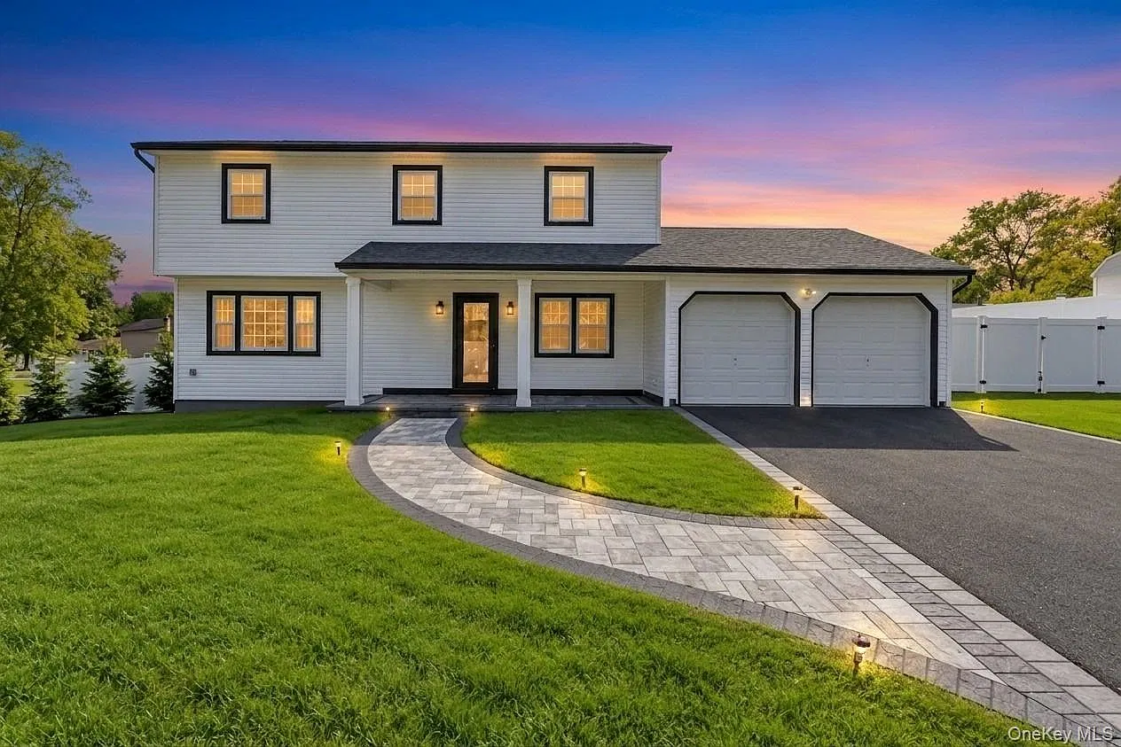 5 bed, 2.5 bath, 2200 sqft, $7,900 — Photo 1