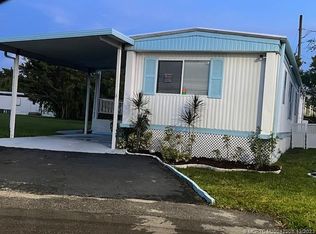 7313 44th Trl N, West Palm Beach, FL 33404