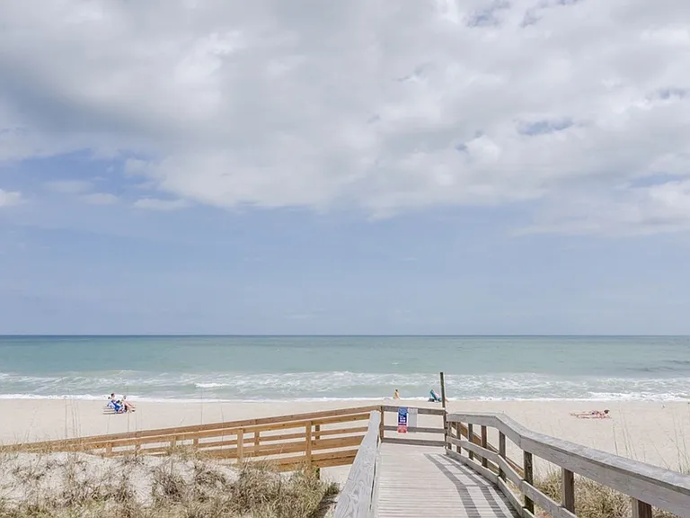 1211 N Fort Fisher Blvd #B — Photo 38