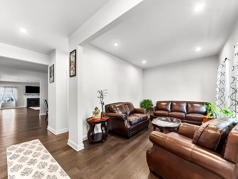 305 Goodwick Dr — Photo 30