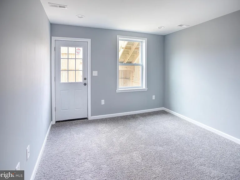 336 S Newkirk St — Photo 12