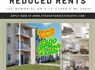 195 Memorial Dr #B14, Sturgis, MI 49091