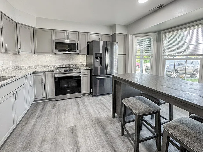 412 Kenley Rd — Photo 3