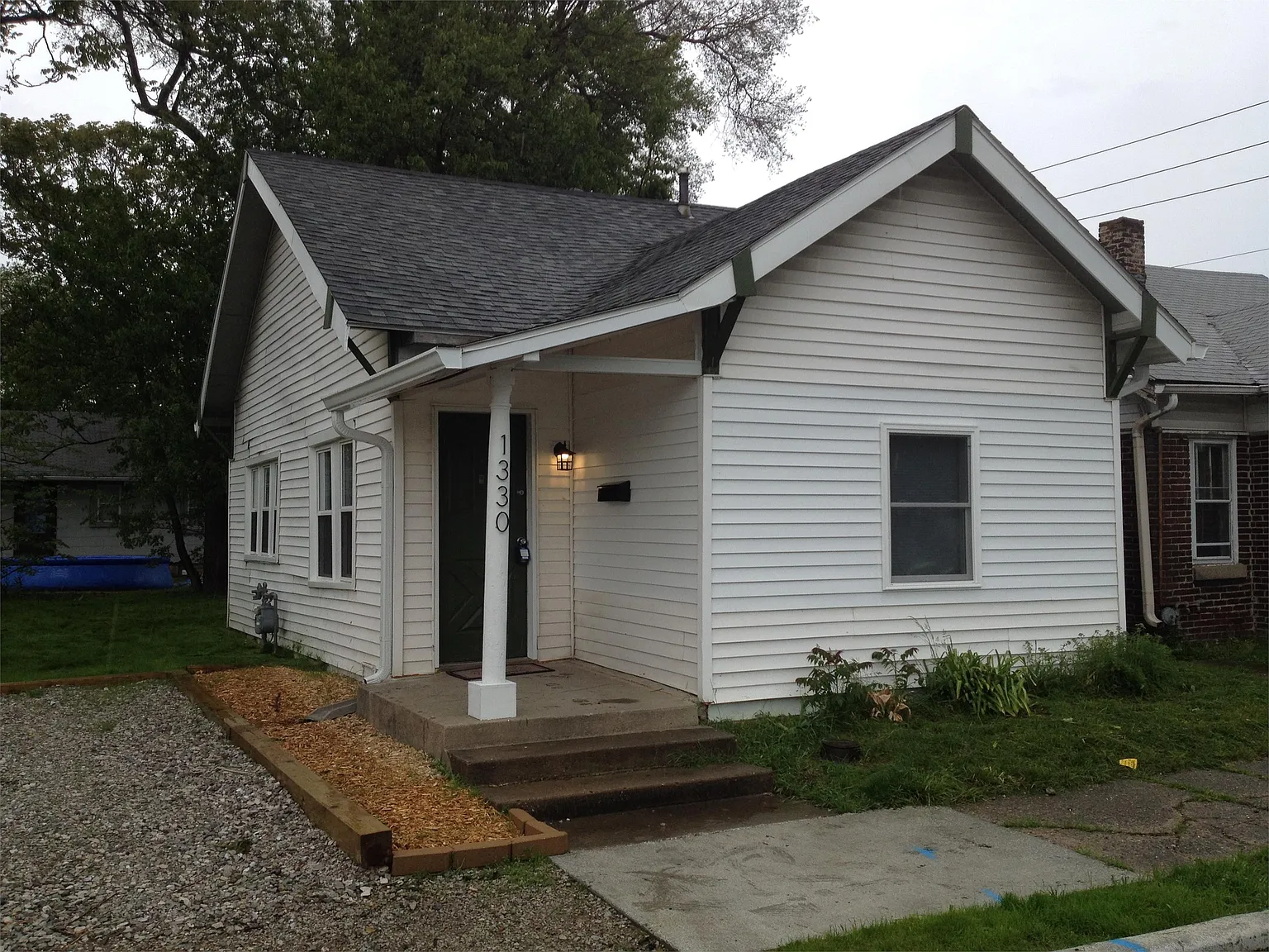 1330 E Legrande Ave photo 1
