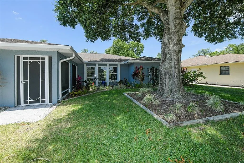 3 bed, 2.0 bath, 2270 sqft, $2,500 — Photo 4
