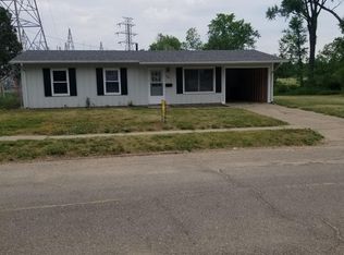 560 Hillview Dr, Marion, IA 52302