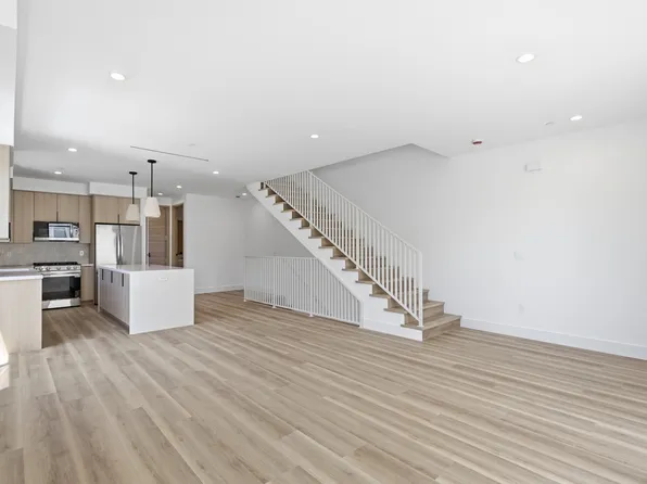 5821 Kester Ave, Van Nuys, CA