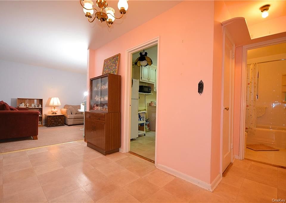 1st image of 247 Parkview Ave APT 3K