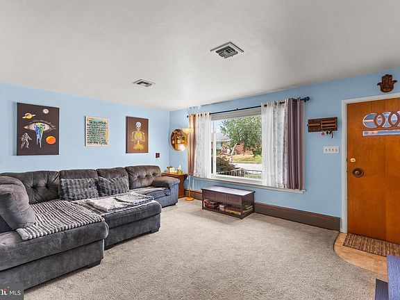 5th image of 208 Willow St