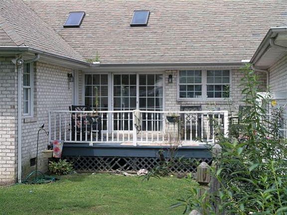 5th image of 801 Stoney Brook Dr