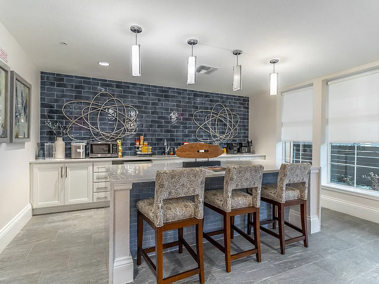 2700 Anneleigh Cir — Photo 5