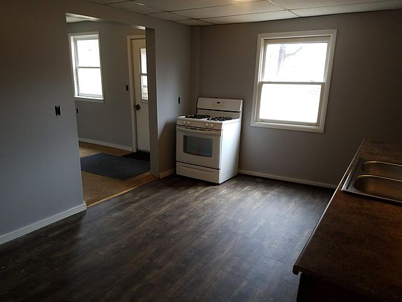 2nd image of 6064 Lake St