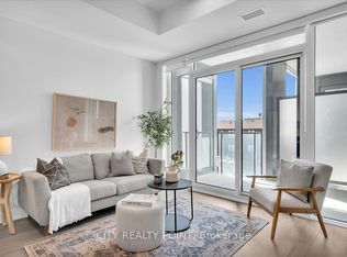 664 Spadina Ave #216, Toronto, ON M5S 2H8