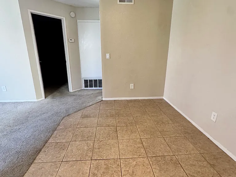 1134 W Blaine St #202 — Photo 7