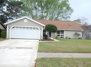 620 Brian Cir, Mary Esther, FL 32569
