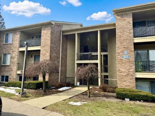 2605 Greenstone Blvd APT 201, Auburn Hills, MI 48326