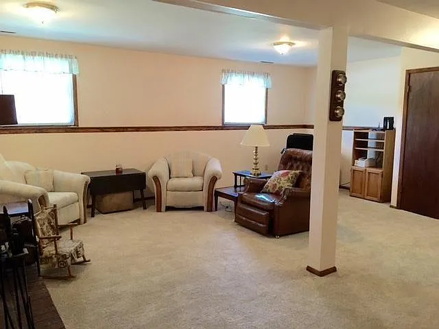 268 Willow Dr — Photo 8