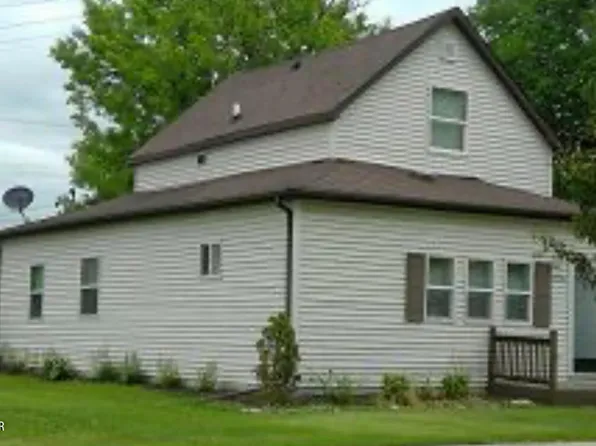 1216 7th Ave N, Grand Forks, ND 58203