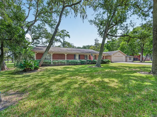 13311 W Brazos Bend Dr, Needville, TX 77461