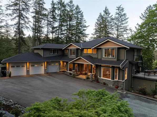 376 Viaduct Ave W, Saanich, BC V9E 2B6