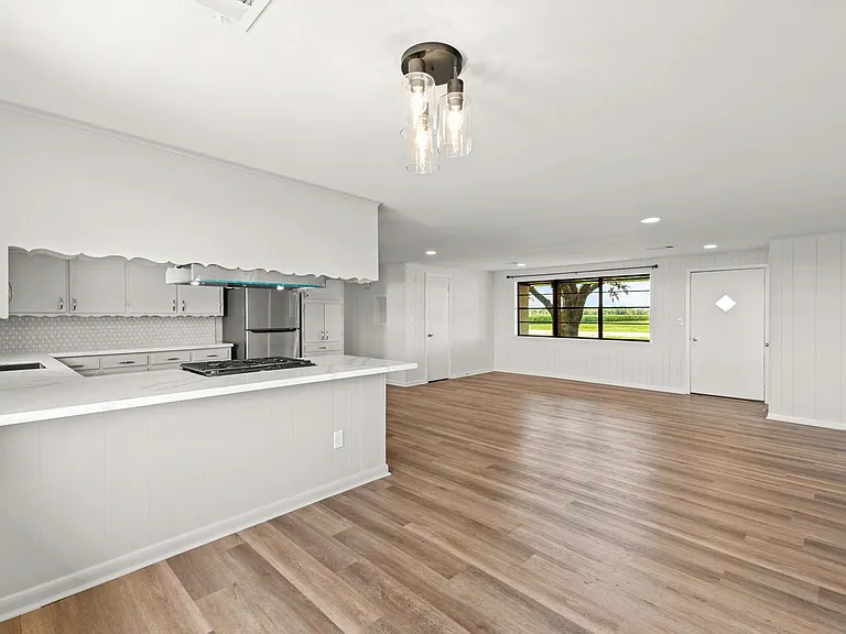 2606 Long Ln — Photo 8