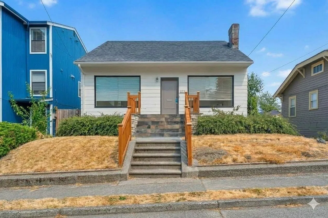 3 bed, 2.5 bath, 2700 sqft, $5,000 — Photo 1