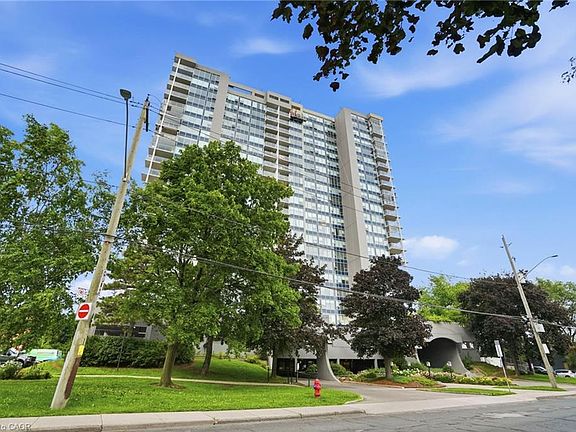 4th image of 75 Queen St N #1702