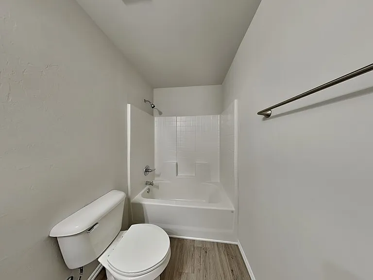 1029 E Stetson Ln — Photo 15