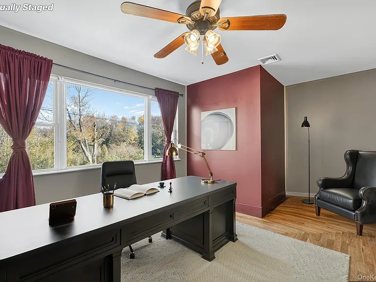 91 Meyerhoff Rd — Photo 40