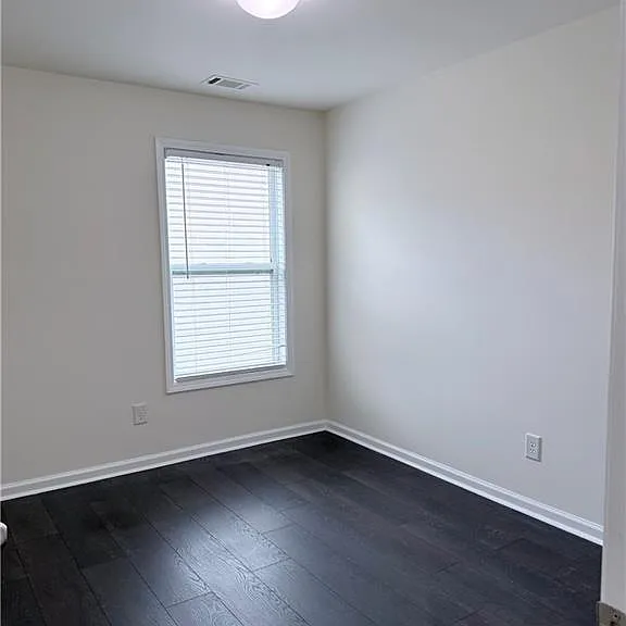 1935 Dilcrest Dr — Photo 16