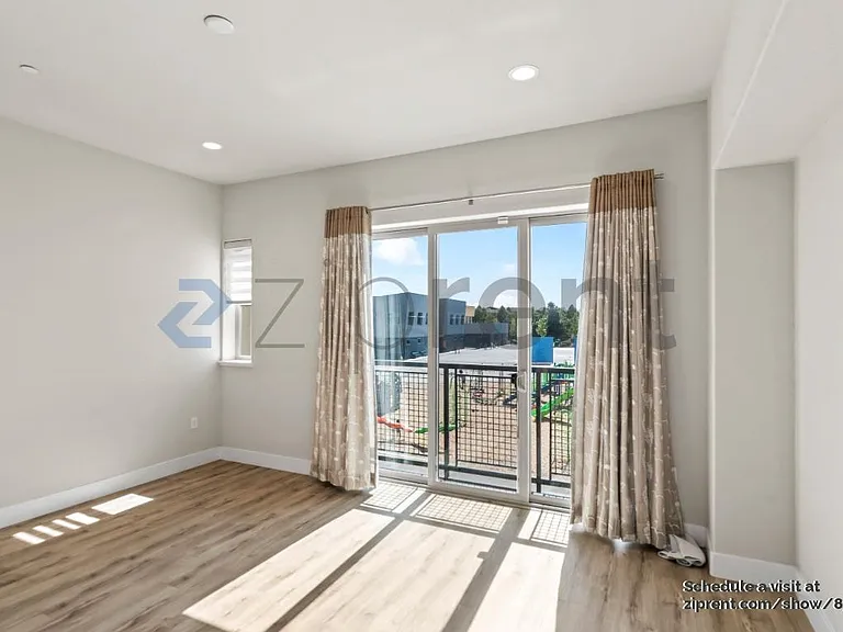 1757 Hazelnut Ln — Photo 7