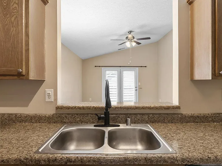 141 Clover Valley Dr — Photo 7