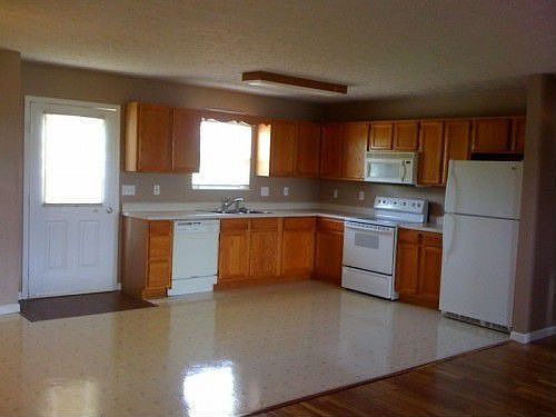 4th image of 427 Tyler Dr