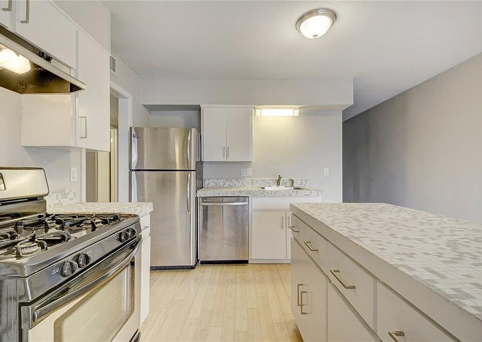 1st image of 2303 E Side Dr APT 205