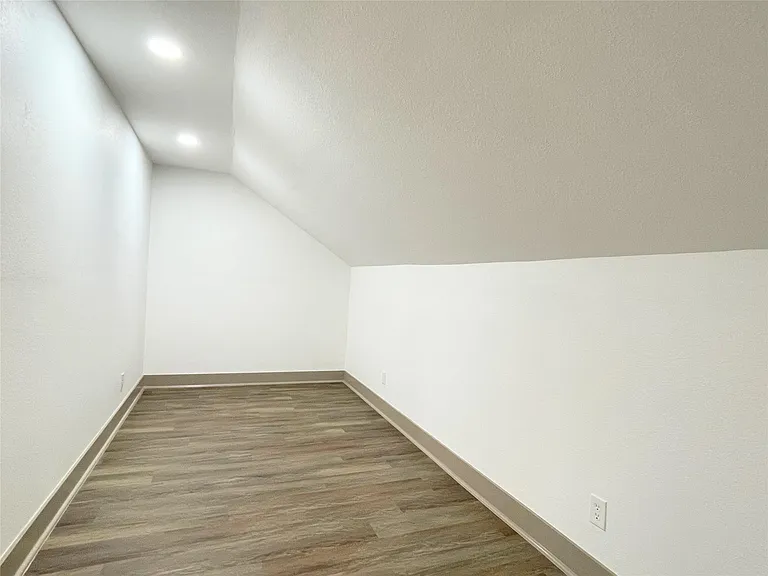 210 W Crescent Dr — Photo 30