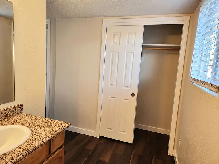 212 San Clemente Ave NW — Photo 19