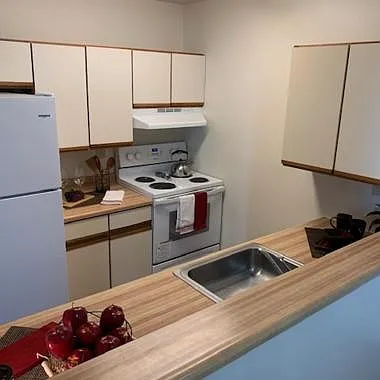 Wood Creek Apartments — Photo 5