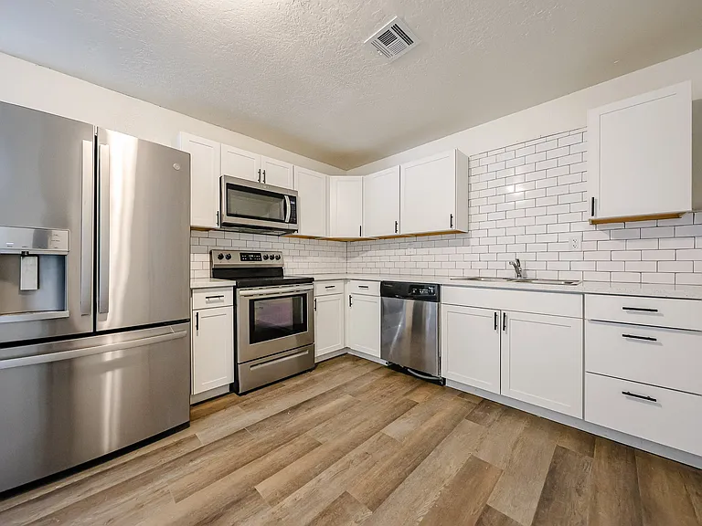1722 E Atlanta Ave — Photo 20
