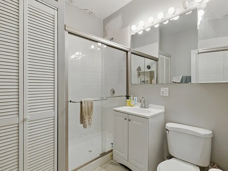 2531 N Burling St #2 — Photo 2