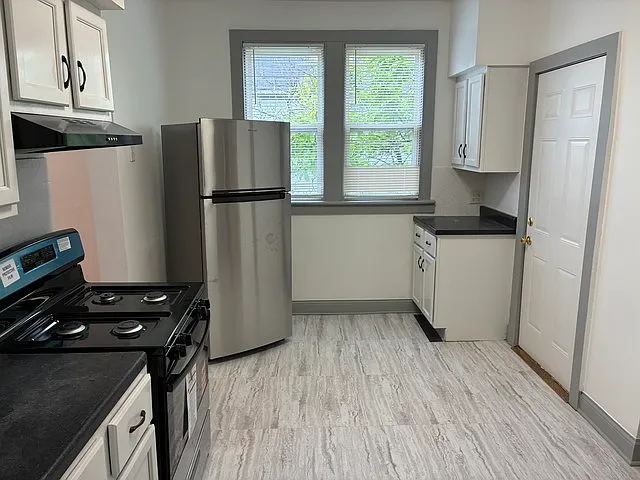 1430 N Leamington Ave #2 — Photo 4